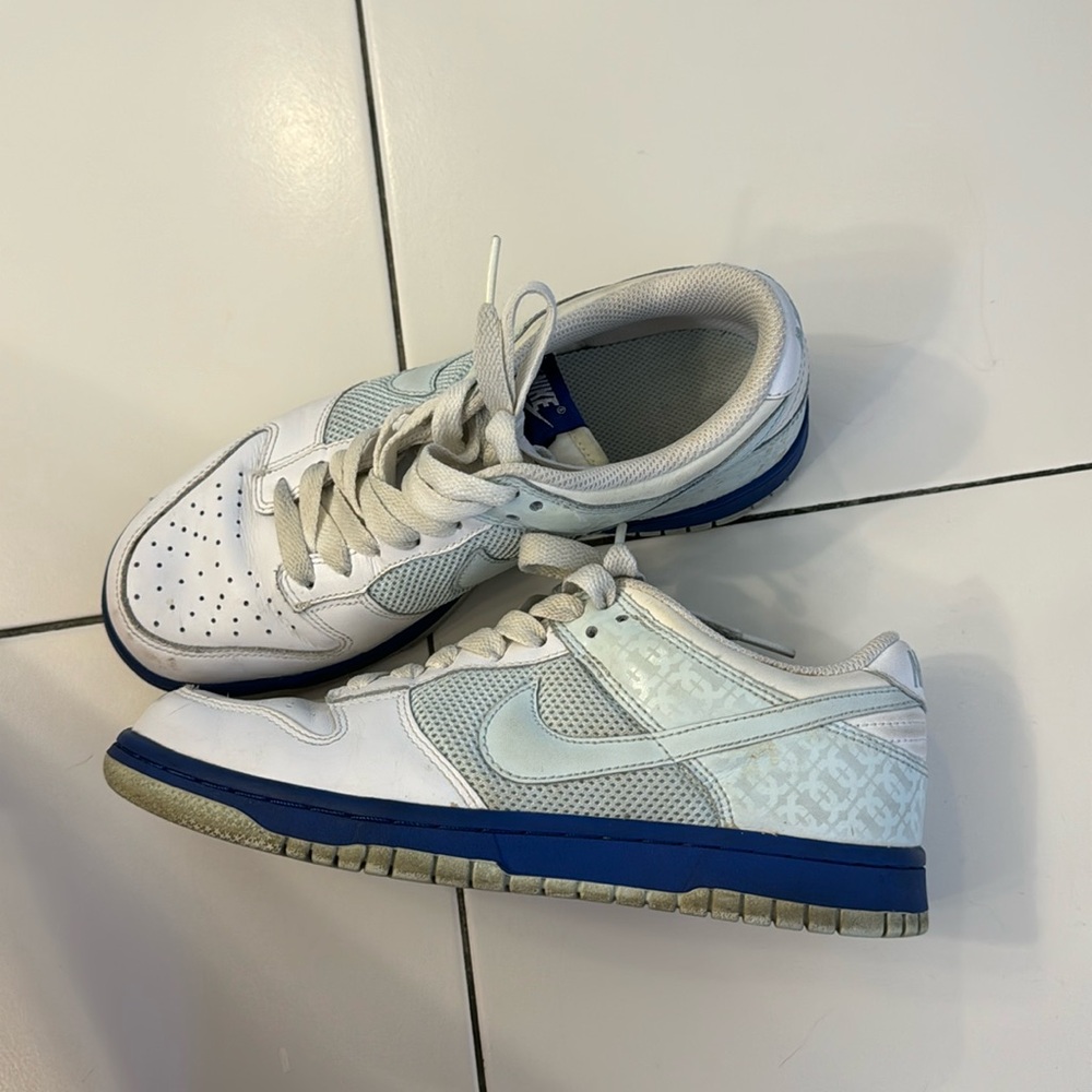 2008 Vintage special edition Nikes women’s size 7